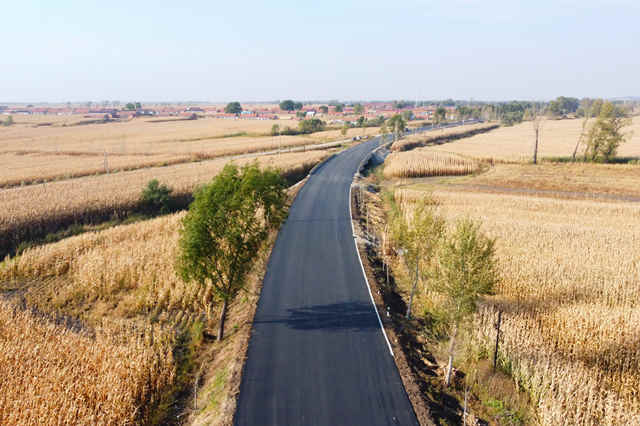 榆樹公路_副本.jpg 榆樹公路_副本.jpg